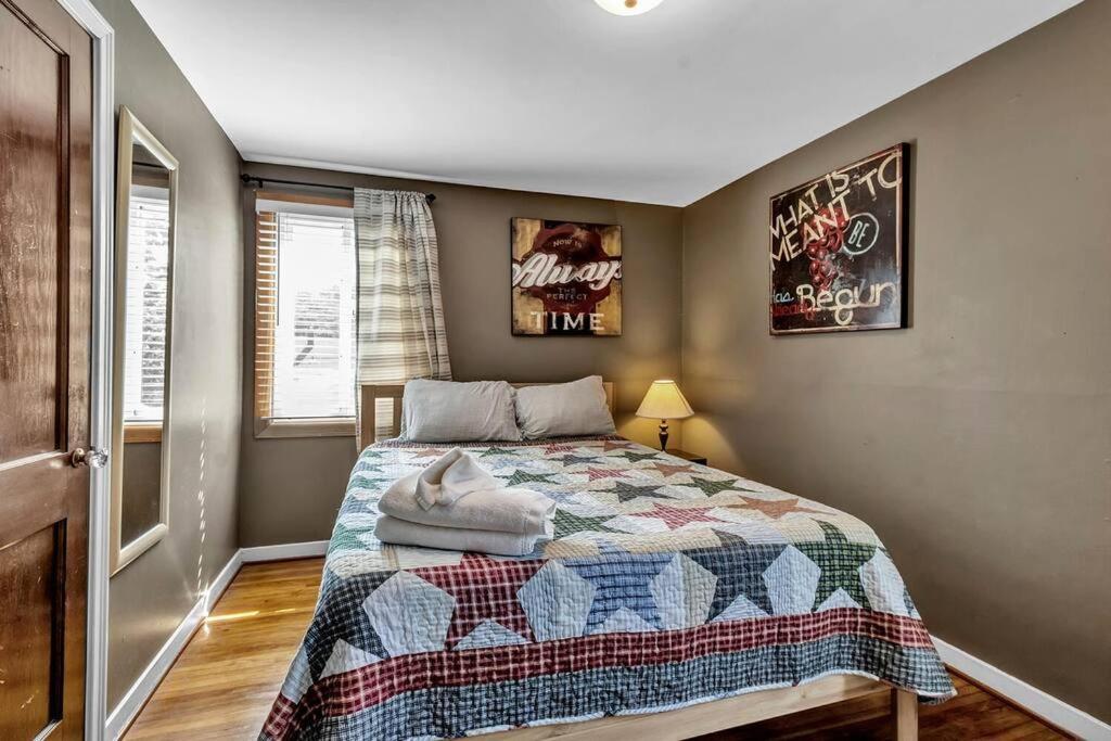 Gorgeous 2 Queen Bedroom Apartment In North Buffalo With 70 Inch Tv エクステリア 写真